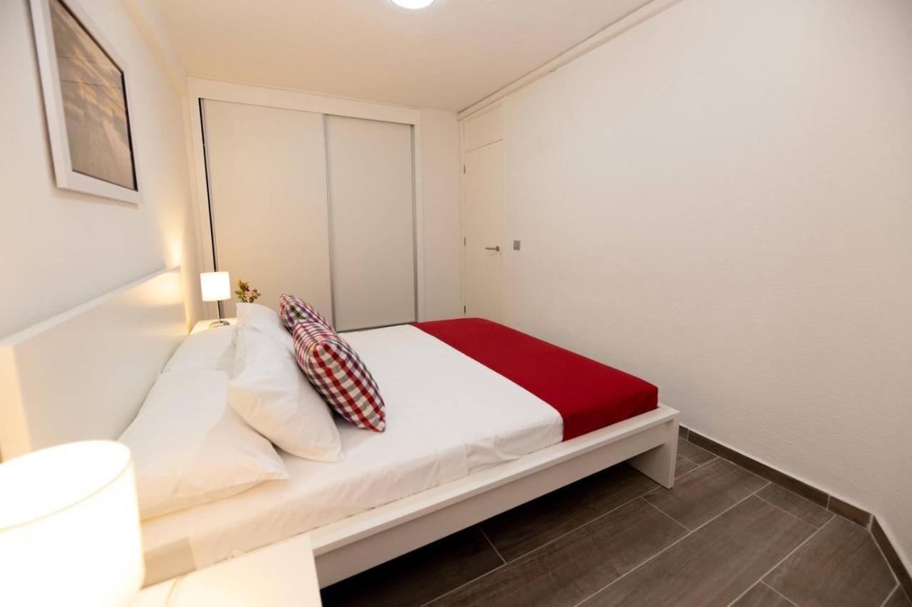 Modern Apartment With Pool And Wifi Playa Feñabe 外观 照片